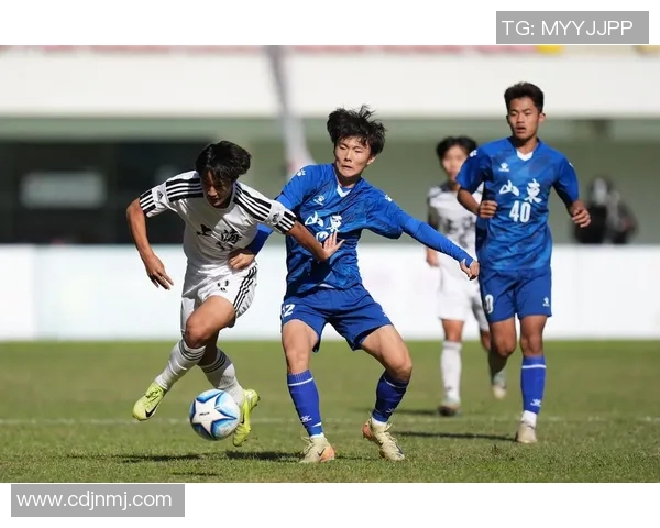 5号球员闪耀赛场引领足球新潮流，技术与实力完美融合打破传统局限